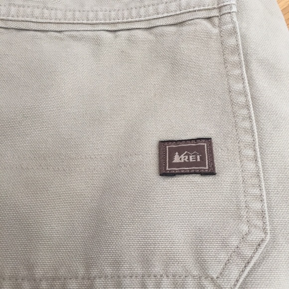 (Sold) REI Canvas Cream Hiking Workwear Utility Style Shorts (34) - Picture 8 of 10